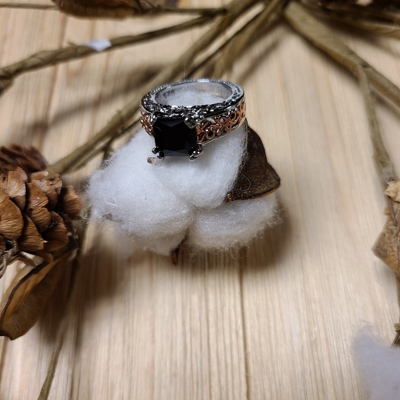 NEW!! Gorgeous Princess Cut Black Stone engagement ring with 925 Sterling Silver - Picture 7 of 14